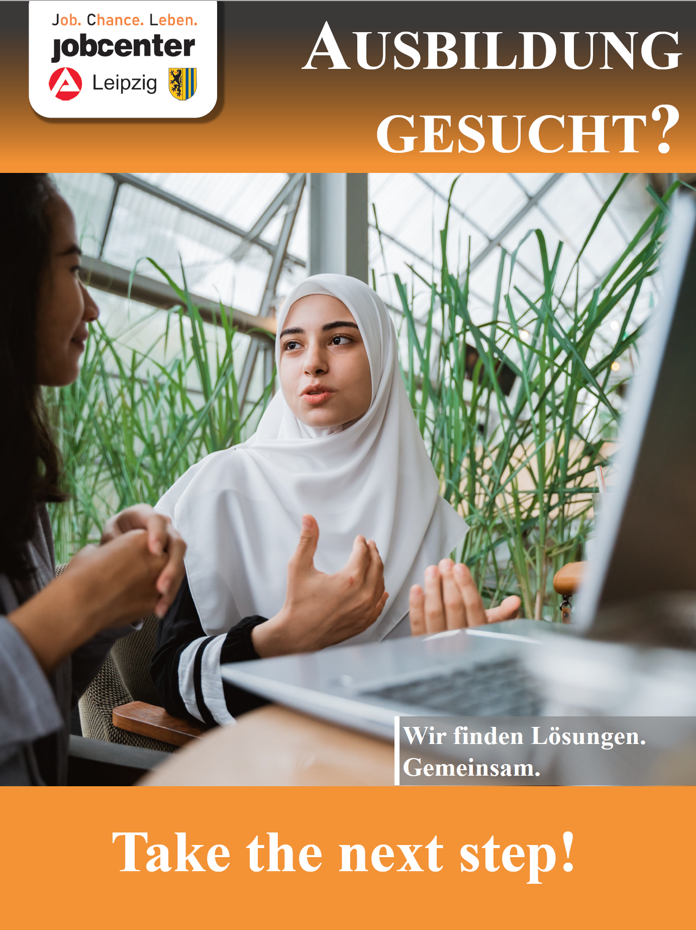 2 women in dialogue, slogan: Looking for training? Take the next step!